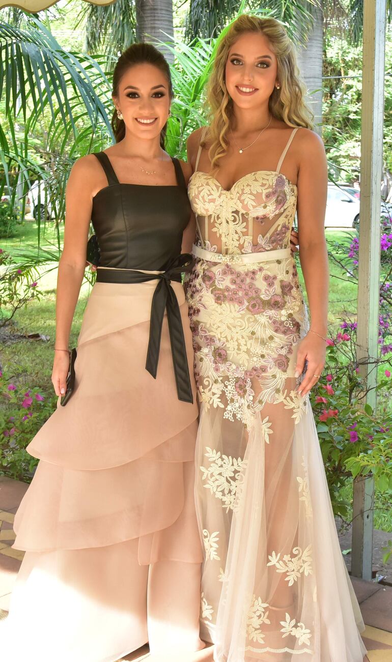 Paula Méndez y Valerie Abraham.