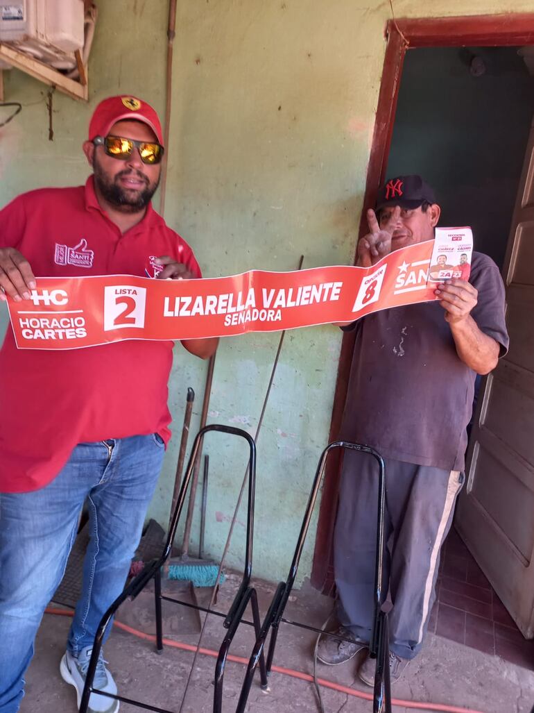 Varias fotos de la campaña de Lizarella Valiente en la red social de "Kike" Chávez.