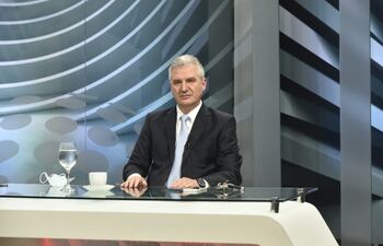 Semanas atrás, el senador Enrique Bacchetta dejó la presidencia de la bancada de Colorado Añeteté.