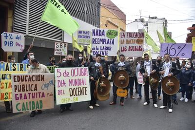 En la fecha, se conmemora el "Día Mundial de los Docentes".