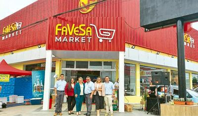 Flia. Vera Sanabria: César, Mariángeles, María Elena, César (P), Verónica y César.