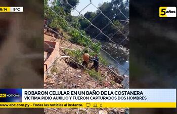 Robaron celular en un baño de La Costanera