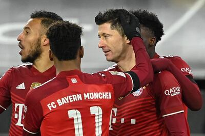 Robert Lewandowski anotó un doblete en la victoria del Bayern Munich ante el Borussia Dortmund