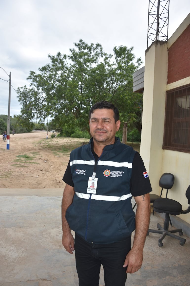 Arsenio Amarilla, funcionario de Administración de Puertos.