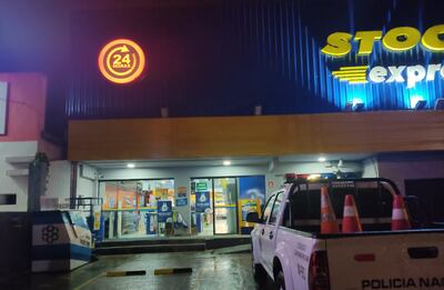 Fachada del establecimiento asaltado anoche.