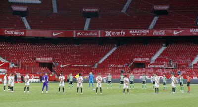 Minuto de silencio en memoria de las personas fallecidas por el coronavirus en España. (EFE)