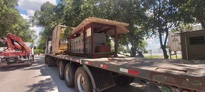 Camiones que transportaron partes del ventilador de tiro de horno a Vallemí.