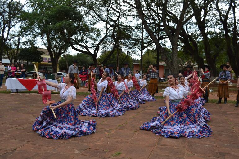 El ballet Remembranzas de San Ignacio, Misiones ofrecerá coreografías sobre el asado al estilo misionero.