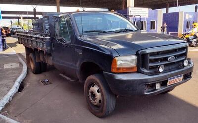 La camioneta fue recuperada y el conductor paraguayo fue detenido por reducción.