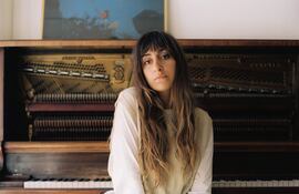 Wiranda Johansen sigue abriéndose paso con su música propia, mientras se conoce a sí misma con el arte.