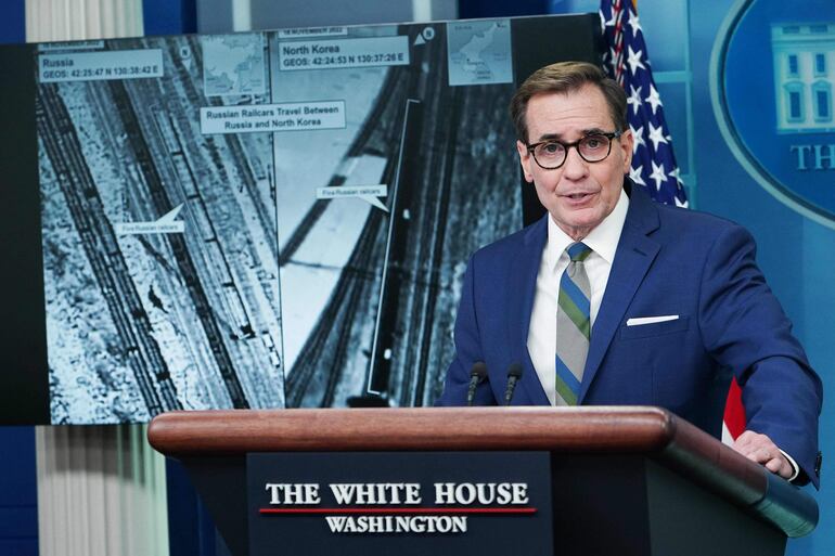 John Kirby dijo que el grupo Wagner está ayudando a Corea del Norte a proveer armas a Rusia.