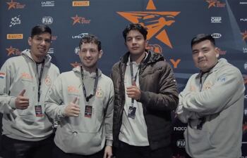 De izq. a der., Cristian Solís, Agustín Hernández, Matías Cabrera y Carlos Alvarenga, representantes masculinos de Paraguay.