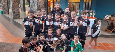 Categoría Sub 7 de Olimpia, campeón del Torneo Naranjito.