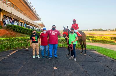 Especial In recibida en el pesaje por los muchachos de la caballeriza Don Braulio, donde se crió la zaina yegua.