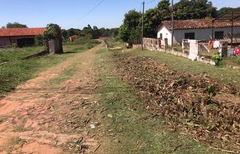Vecinos salen a limpiar las calles del barrio San José ante desidia municipal.