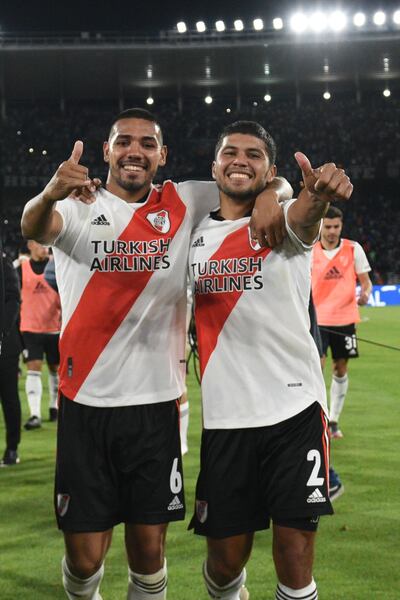 Héctor David Martínez y Robert Rojas, jugadores paraguayos de River Plate.