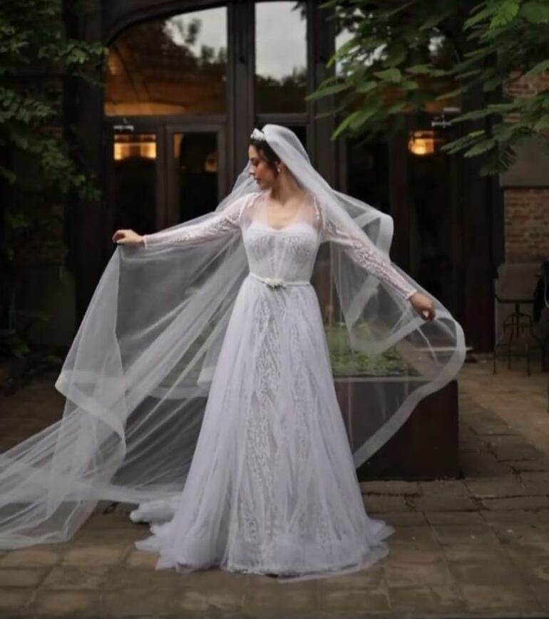 Simplemente bella, la novia Fiorella Filártiga. (Captura de la historia de Instagram de Fiorella Filártiga)