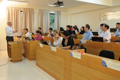 Invitan a postularse a a las becas de diplomado en innovación tecnológica.