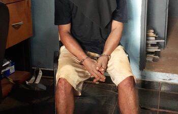 El sospechoso fue aprehendido a cinco cuadras del lugar del crimen.