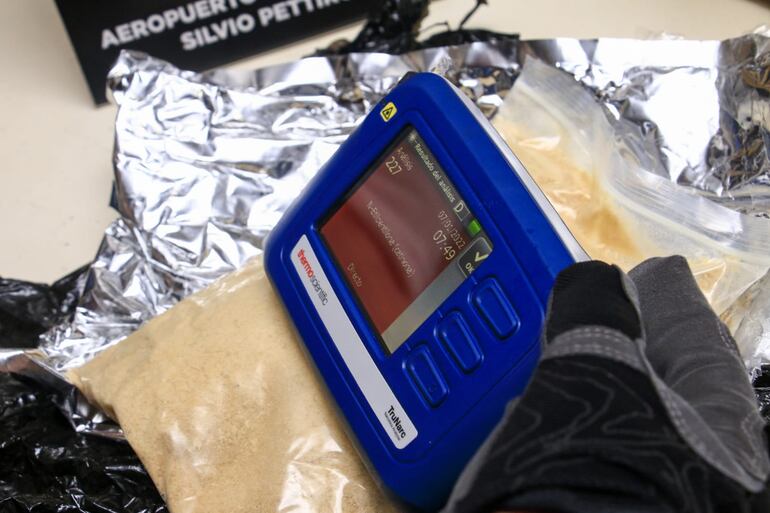 Senad: Hallan catinona en encomienda proveniente de China.