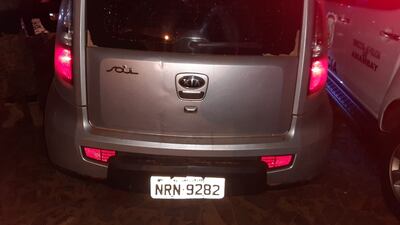 El vehículo en que iban el fallecido y el herido al momento del ataque de presuntos sicarios.