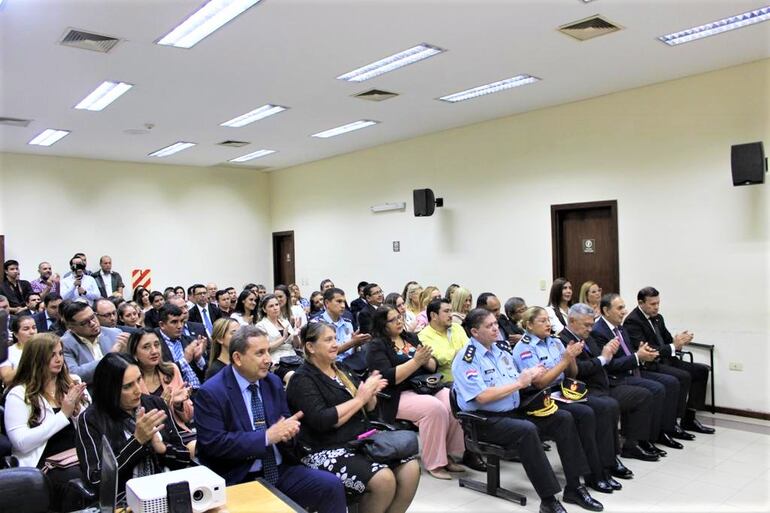 El Superintendente de la Circunscripción Judicial de Paraguarí, Dr. Víctor Ríos instó a los jueces dictar sentencias claras que entiendan los procesados.