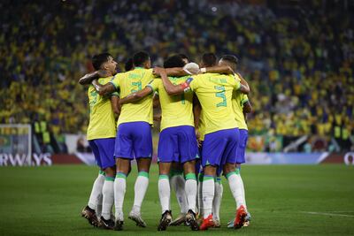 Brasil, jugando el mejor primer tiempo en el Mundial, ya está en cuartos de final