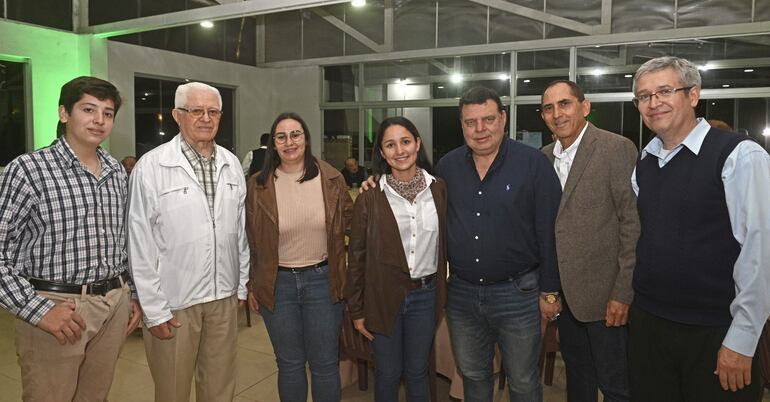 Richard Isaac, Filipo Benítez Trinidad, Jazmín Rivarola, Gabriela Leguizamón, Felix Villalba, Justo Ferreira y Ricard Benítez. 