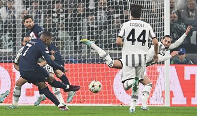 Kylian Mbappé remata al arco para convertir el primer gol del PSG ante Juventus