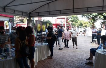 Tanto universidades privadas como públicas participaron de la feria académica en el paseo peatonal de la Municipalidad de San Lorenzo.