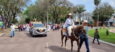 Procesión por el día de San Miguel Arcángel, patrono de Salto del Guairá.