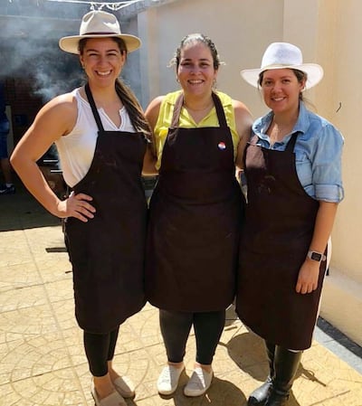 De parrillas, sistemas de programación, tornos y otros cuentos: Claudia Caballero, Analista de Sistemas,  Alcira Molas  y Marcela Larré, odontóloga.