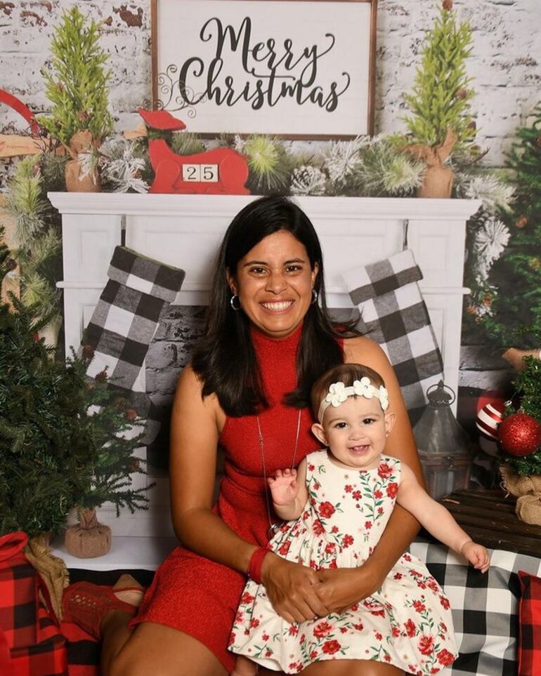 Olímpica en Río 2016, la destacada golfista profesional Julieta Granada despide el año con una nueva integrante de la familia, su hija Gia.