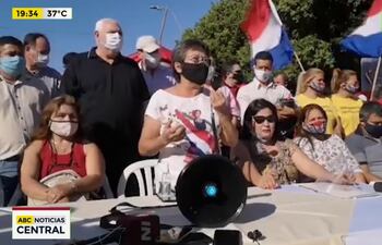 Encarnacenos piden reapertura del puente