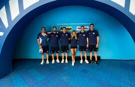 La delegación paraguaya que está presente en el Mundial de Natación en Melbourne, Australia.