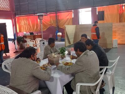 Momento del almuerzo en el albergue de la SEN