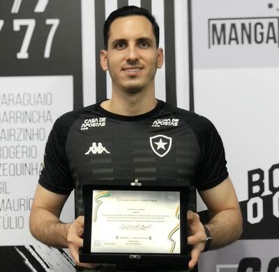 Roberto Júnior Fernández.