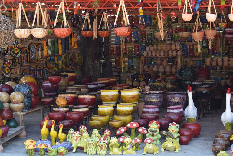 Turismo interno: feria artesanal y últimos días de la “Expo Frutilla 2022” en Areguá.