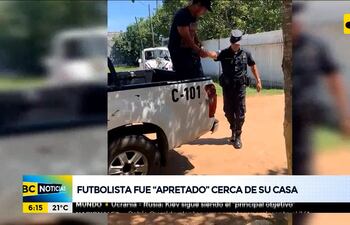 Futbolista fue “apretado” cerca de su casa