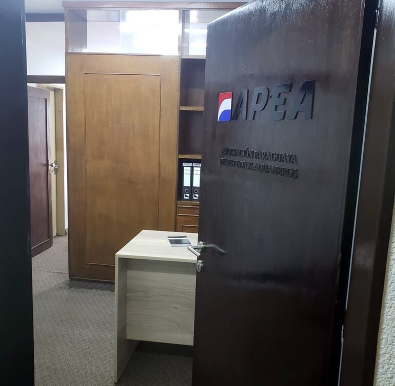 Oficina de la Asociación Paraguaya de Estudios Aduaneros (APEA) en el centro de Asunción.