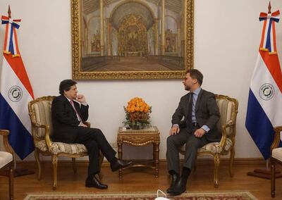 El ministro de Relaciones Exteriores, Euclides Acevedo, en la audiencia con el embajador del Uruguay, Fernando Sandin Tusso.