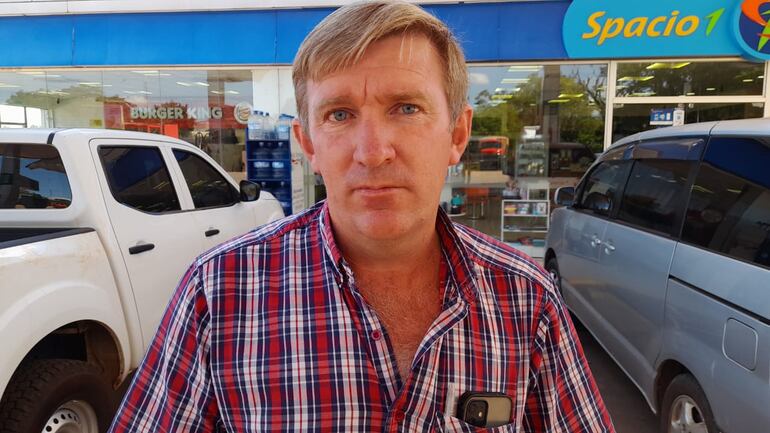 Bennie Hildebrand, productor de tilapia y pacú de J. Eulogio Estigarribia.