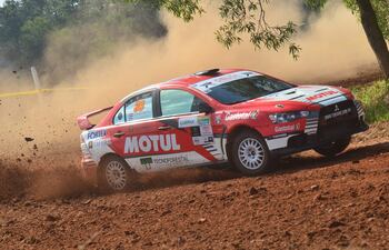 Nicolás Tómboly y Juan José Sánchez realizaron un gran clasificatorio el domingo en el autódromo “Rubén Dumot” con el Mitsubishi Lancer EVO X y partirán en la posición 11 de la general, pero serán los primeros en la Clase RC2N.
