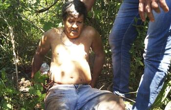 Inocencio Saucedo, momento en que fue capturado por la Policía