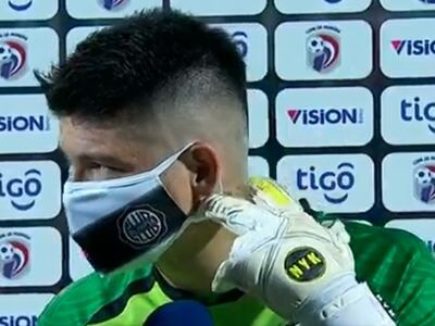 Alfredo Aguilar, en el momento de la entrevista con la transmisión del superclásico.