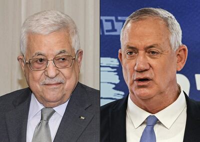 El presidente de la Autoridad Nacional Palestina (ANP), Mahmud Abbas y el jefe de Defensa de Israel, Benny Gantz. (AFP)