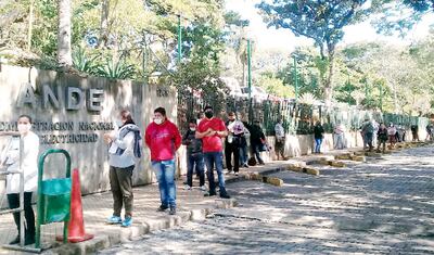En mayo pasado, más de 40.000 refacturaciones debió realizar la ANDE debido a las estimaciones que hizo del consumo de  electricidad. Ese hecho motivó la propuesta que ayer fue rechazada.