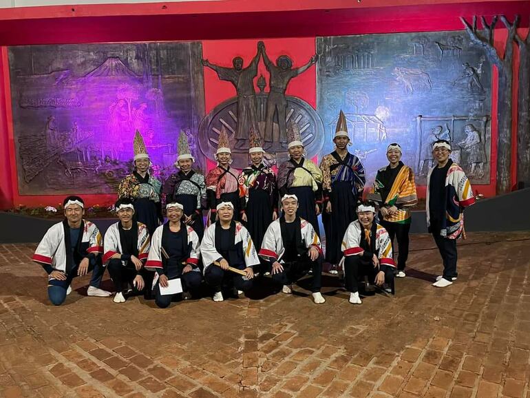 Varios grupos representaron con danza y música la cultura de Japón, muy presente en el distrito de Yguazú.