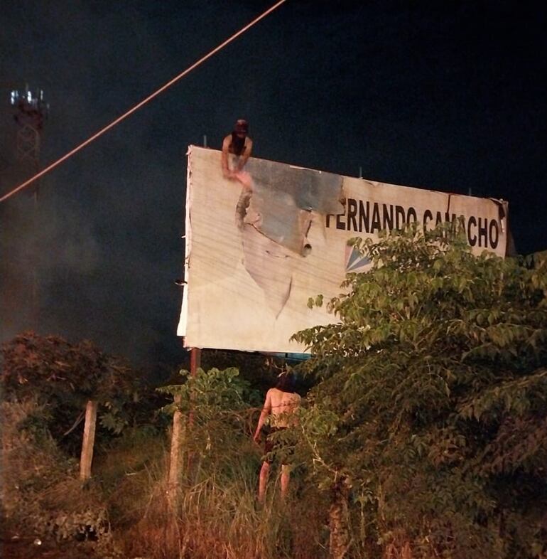 Rompen propaganda electoral.