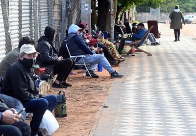 De esta manera deben pasar los días y las noches en el Hospital Central del IPS.